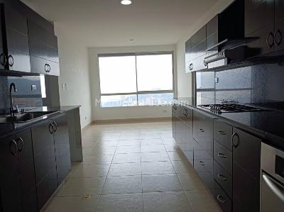 Apartamento de 3 alcobas en arriendo en La Calera, Medellín, 227 m² · foto 3 de 20