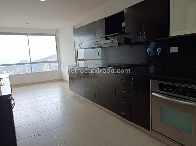 Apartamento de 3 alcobas en arriendo en La Calera, Medellín, 227 m² · foto 4 de 20