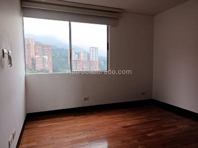 Apartamento de 3 alcobas en arriendo en La Calera, Medellín, 227 m² · foto 10 de 20