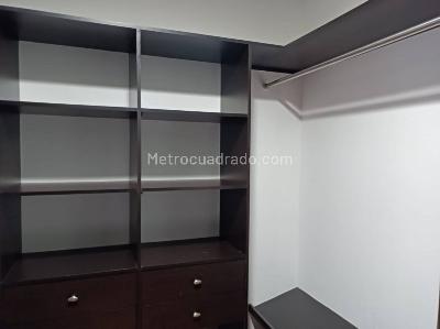 Apartamento de 3 alcobas en arriendo en La Calera, Medellín, 227 m² · foto 12 de 20