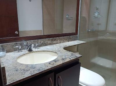 Apartamento de 3 alcobas en arriendo en La Calera, Medellín, 227 m² · foto 15 de 20