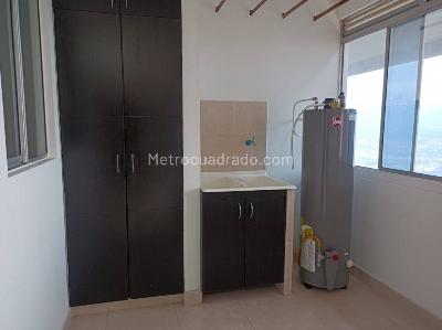 Apartamento de 3 alcobas en arriendo en La Calera, Medellín, 227 m² · foto 16 de 20