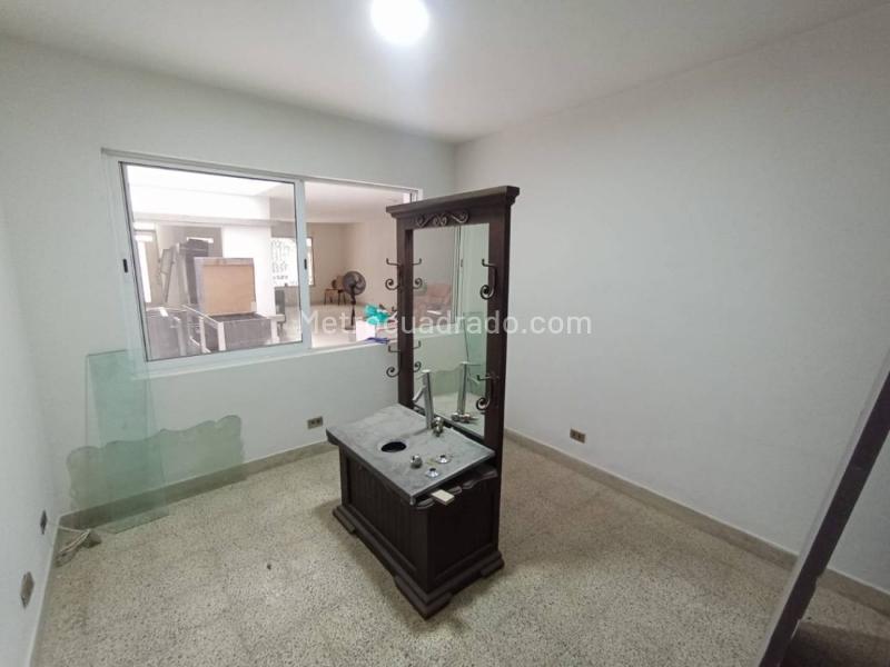 Commercial House for Rent in La Castellana - 8