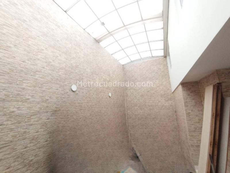 Commercial House for Rent in La Castellana - 9