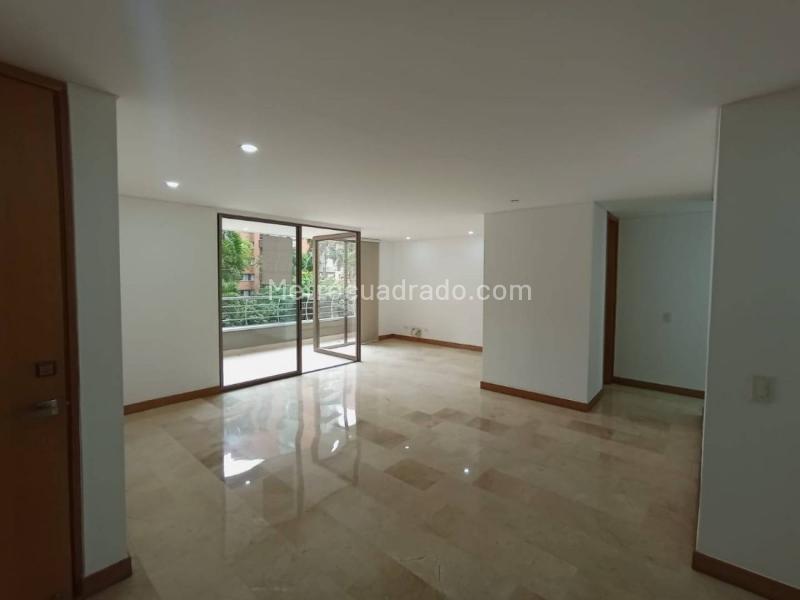 Apartamento Amplio de 2 Alcobas en Loma de Los Parra - 2