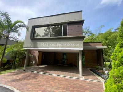 Casa en Arriendo, Envigado, Envigado en Envigado, de Arrendamientos y Avalúos Umbral Medellin
