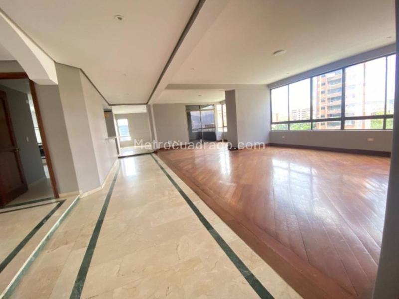 Luxury 3BR Apartment in Loma De Los Parra - 2