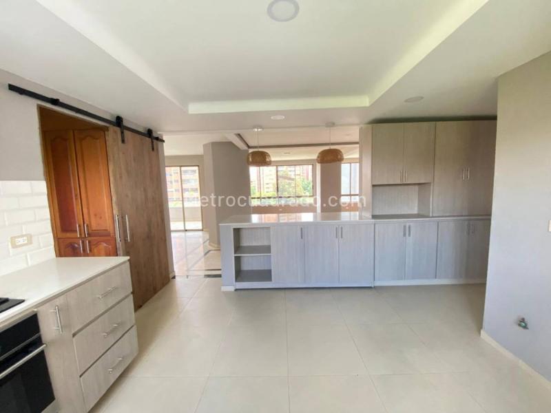 Luxury 3BR Apartment in Loma De Los Parra - 4