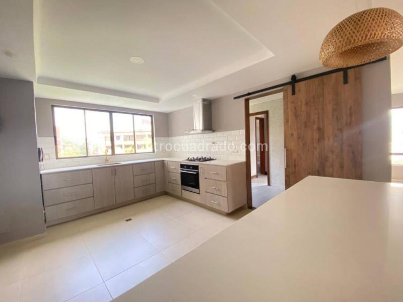 Luxury 3BR Apartment in Loma De Los Parra - 6