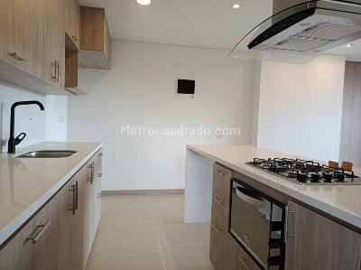Apartamento en arriendo en Camino Verde, Envigado · foto 4 de 18