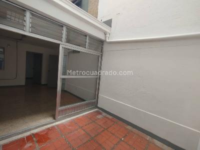 Casa de 3 alcobas en arriendo en La Floresta, Medellín, 222 m² · foto 11 de 20