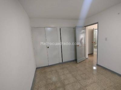 Casa de 3 alcobas en arriendo en La Floresta, Medellín, 222 m² · foto 14 de 20