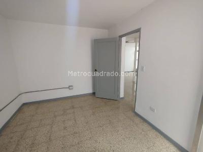 Casa de 3 alcobas en arriendo en La Floresta, Medellín, 222 m² · foto 15 de 20