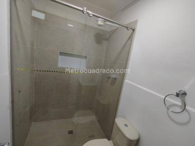 Casa de 3 alcobas en arriendo en La Floresta, Medellín, 222 m² · foto 18 de 20