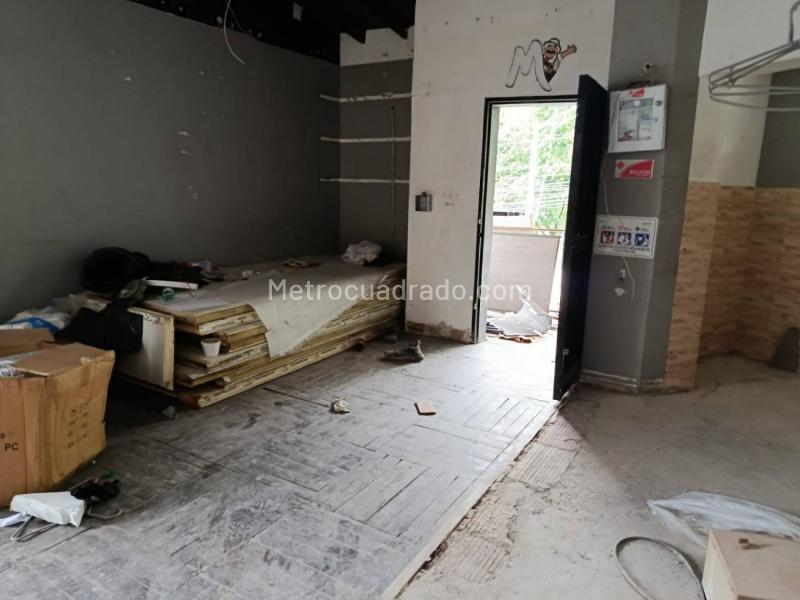 Commercial Opportunity with 3BR House in Conquistadores