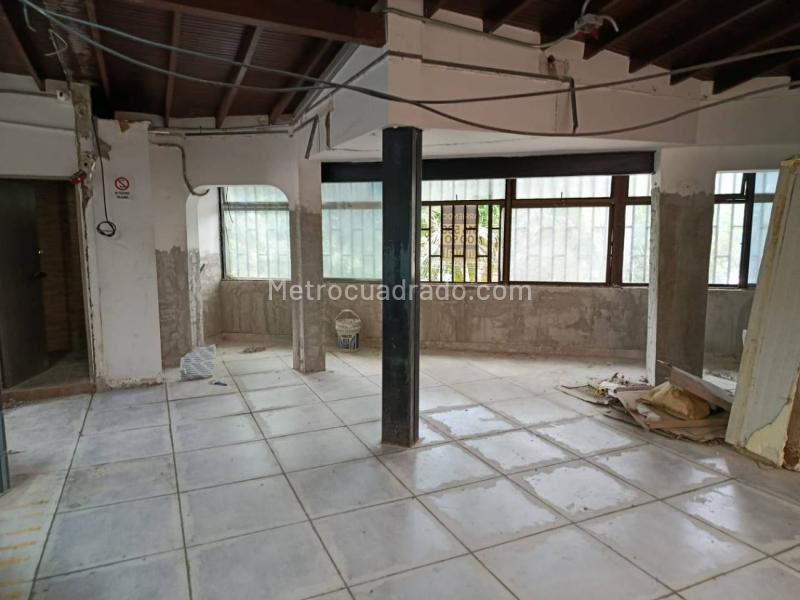Commercial Opportunity with 3BR House in Conquistadores - 3