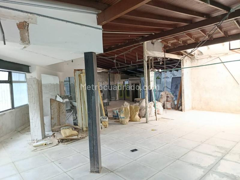 Commercial Opportunity with 3BR House in Conquistadores - 5