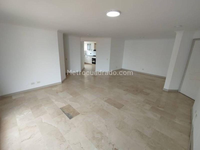 Spacious 3BR Apartment in Laureles - 3