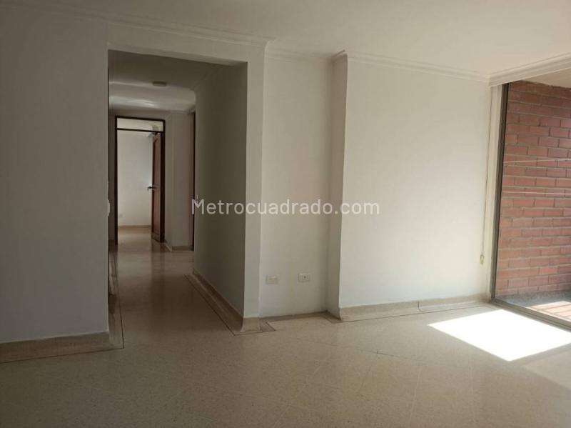 4BR Apartment in Jardines (126 m²) - 2