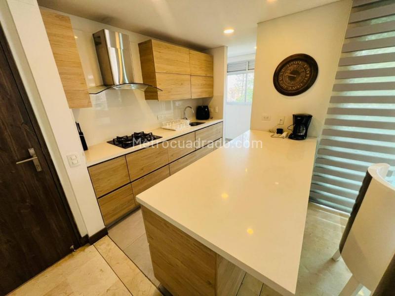 Apartamento Amplio de 3 Alcobas en Loma de los Parra - 4