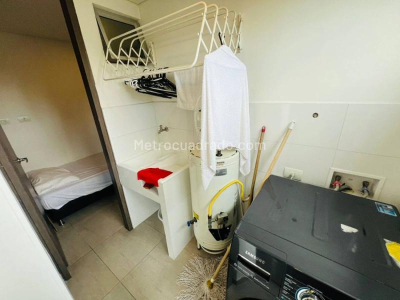 Apartamento Amplio de 3 Alcobas en Loma de los Parra - 5