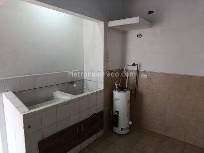 Casa de 5 alcobas en arriendo en El Velodromo, Medellín, 350 m² · foto 5 de 20