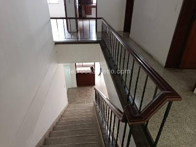 Casa de 5 alcobas en arriendo en El Velodromo, Medellín, 350 m² · foto 7 de 20