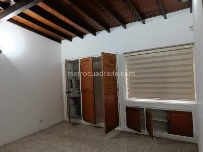 Casa de 5 alcobas en arriendo en El Velodromo, Medellín, 350 m² · foto 11 de 20
