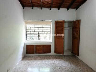 Casa de 5 alcobas en arriendo en El Velodromo, Medellín, 350 m² · foto 12 de 20