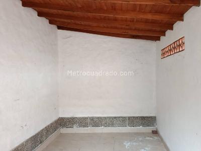 Casa de 5 alcobas en arriendo en El Velodromo, Medellín, 350 m² · foto 15 de 20