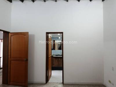 Casa de 5 alcobas en arriendo en El Velodromo, Medellín, 350 m² · foto 20 de 20