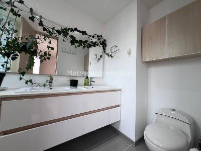 Apartamento de 3 alcobas en venta en Loma Del Esmeraldal, Envigado, 155 m² · foto 18 de 20