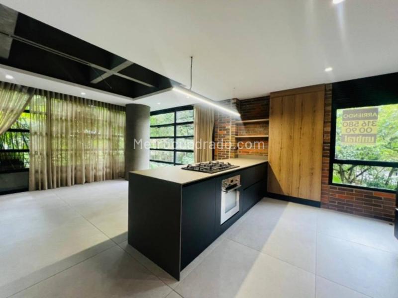 Stylish 2BR Apartment in Loma Del Campestre - 3