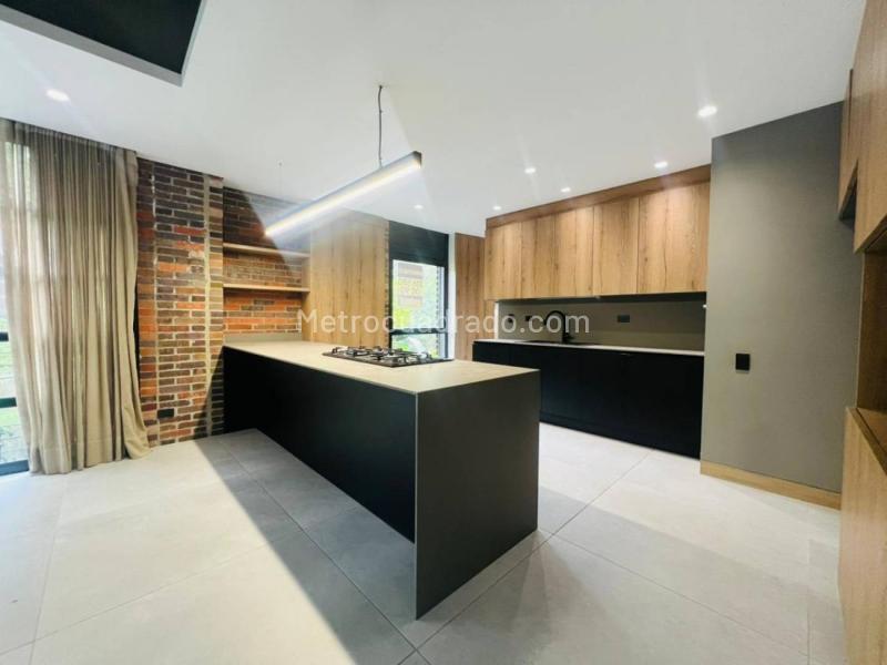 Stylish 2BR Apartment in Loma Del Campestre - 6