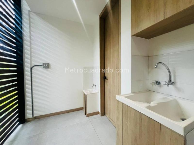 Stylish 2BR Apartment in Loma Del Campestre - 7