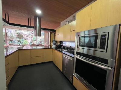 Casa de 4 alcobas en venta en Loma El Atravesado, Envigado, 396 m² · foto 9 de 20