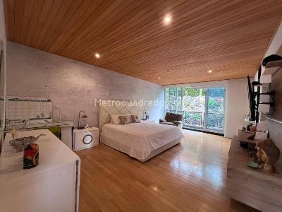 Casa de 4 alcobas en venta en Loma El Atravesado, Envigado, 396 m² · foto 14 de 20