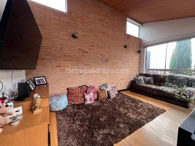 Casa de 4 alcobas en venta en Loma El Atravesado, Envigado, 396 m² · foto 15 de 20