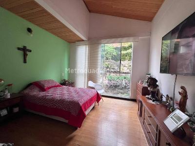 Casa de 4 alcobas en venta en Loma El Atravesado, Envigado, 396 m² · foto 17 de 20