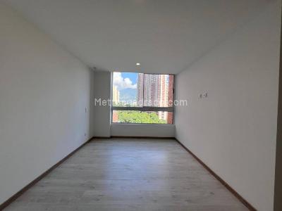 Apartamento de 3 alcobas en venta en Suramerica, Itagüí, 77 m² · foto 13 de 20