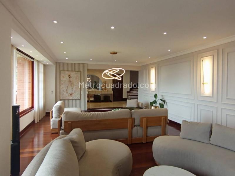 Spacious 4BR Family House in La Calera - 4