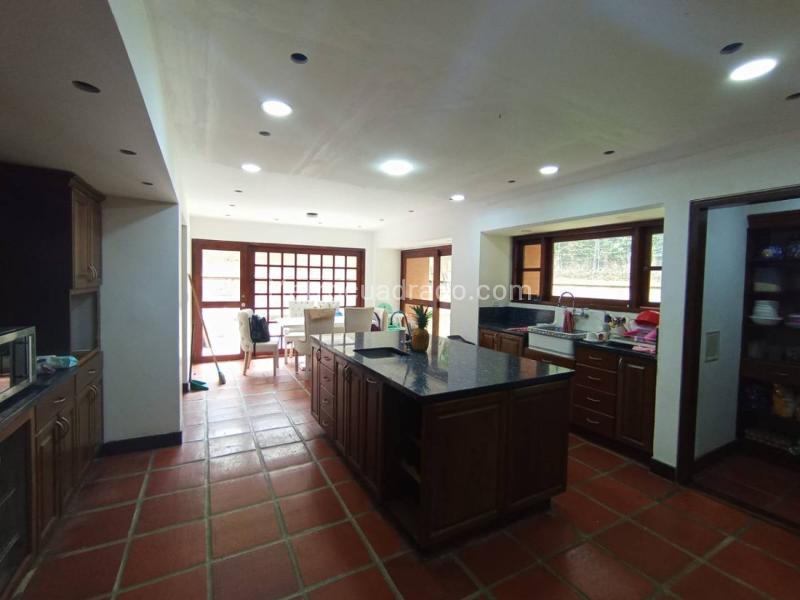 Spacious 4BR Family House in La Calera - 6