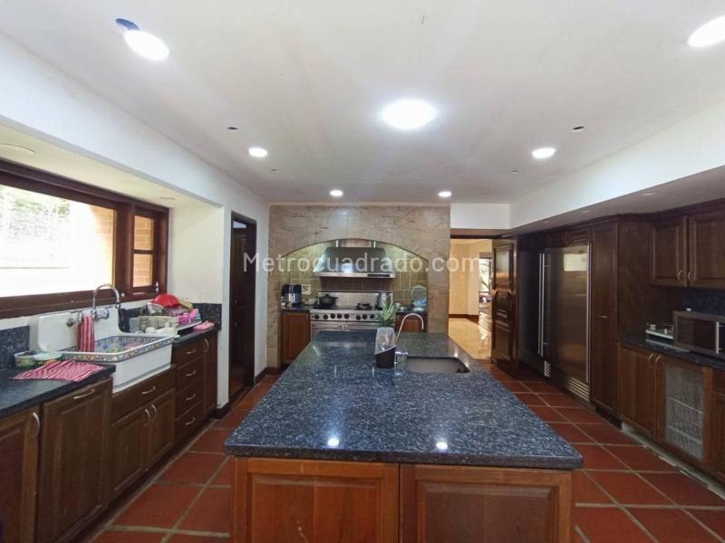 Spacious 4BR Family House in La Calera - 7