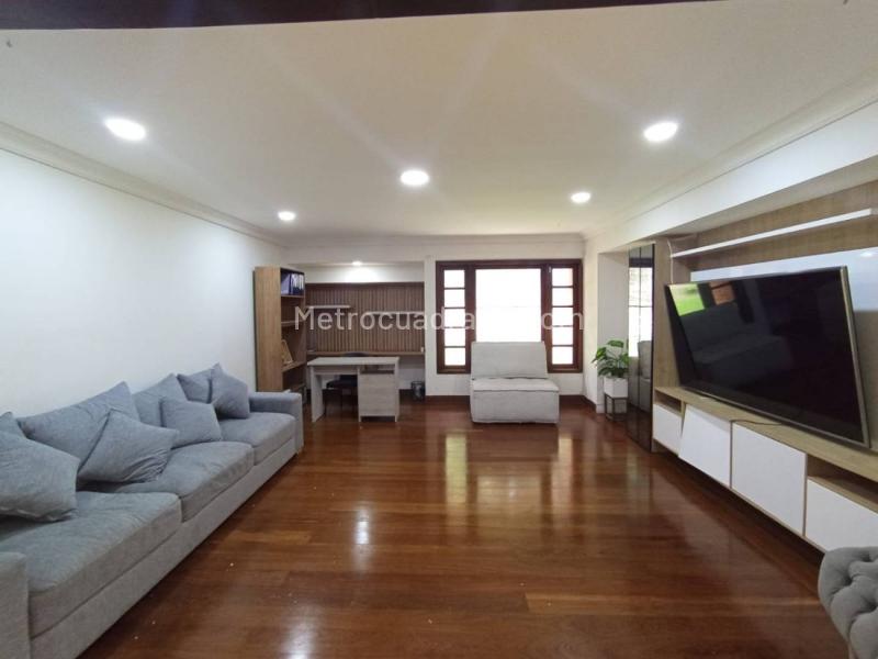Spacious 4BR Family House in La Calera - 9