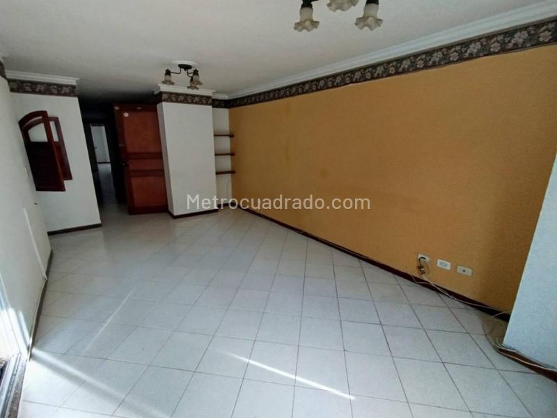 Apartamento de 3 Alcobas cerca a la Iglesia Santa Gema en La Castellana - 3