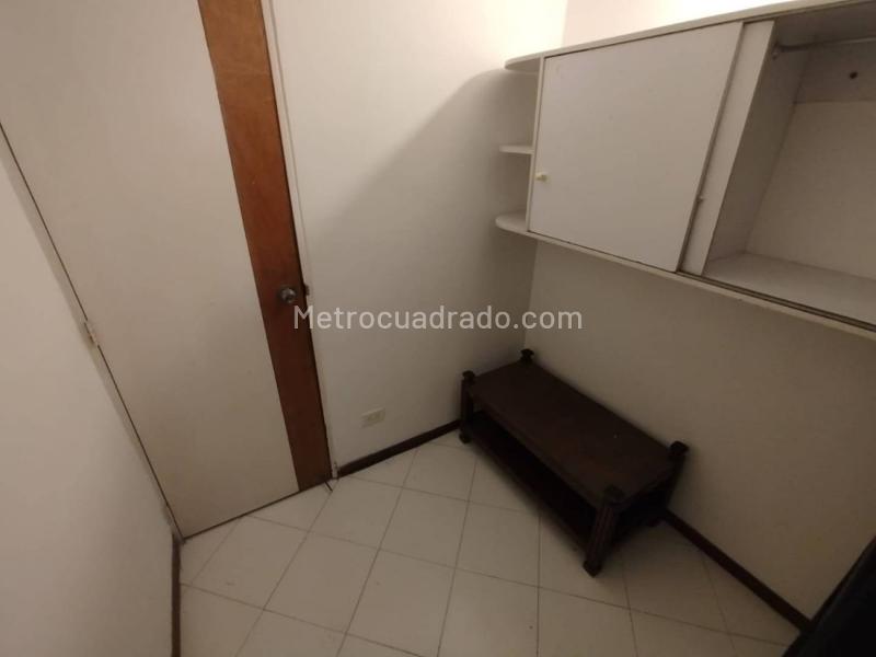 Apartamento de 3 Alcobas cerca a la Iglesia Santa Gema en La Castellana - 7