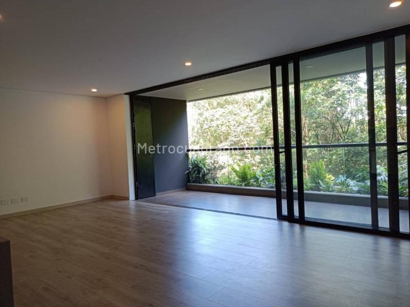 3BR Apartment with 3 Baths near Palmas Ave in Las Palmas - 2