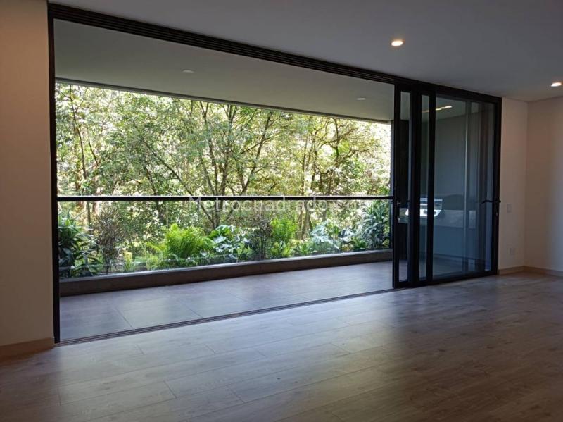 3BR Apartment with 3 Baths near Palmas Ave in Las Palmas - 3