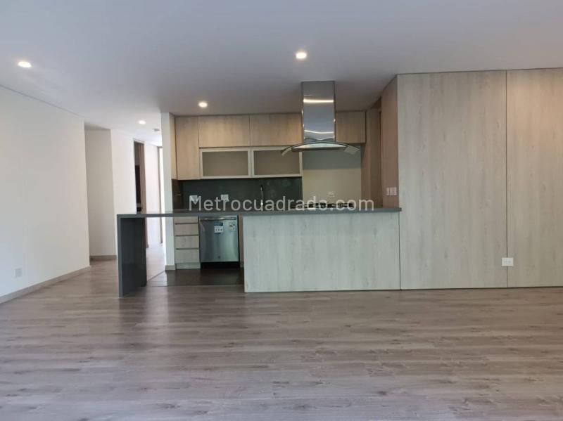 3BR Apartment with 3 Baths near Palmas Ave in Las Palmas - 5