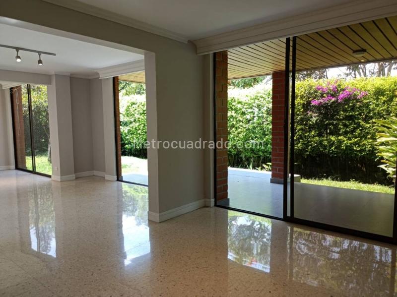 4BR House with Private Garden in El Tesoro (El Poblado) - 5